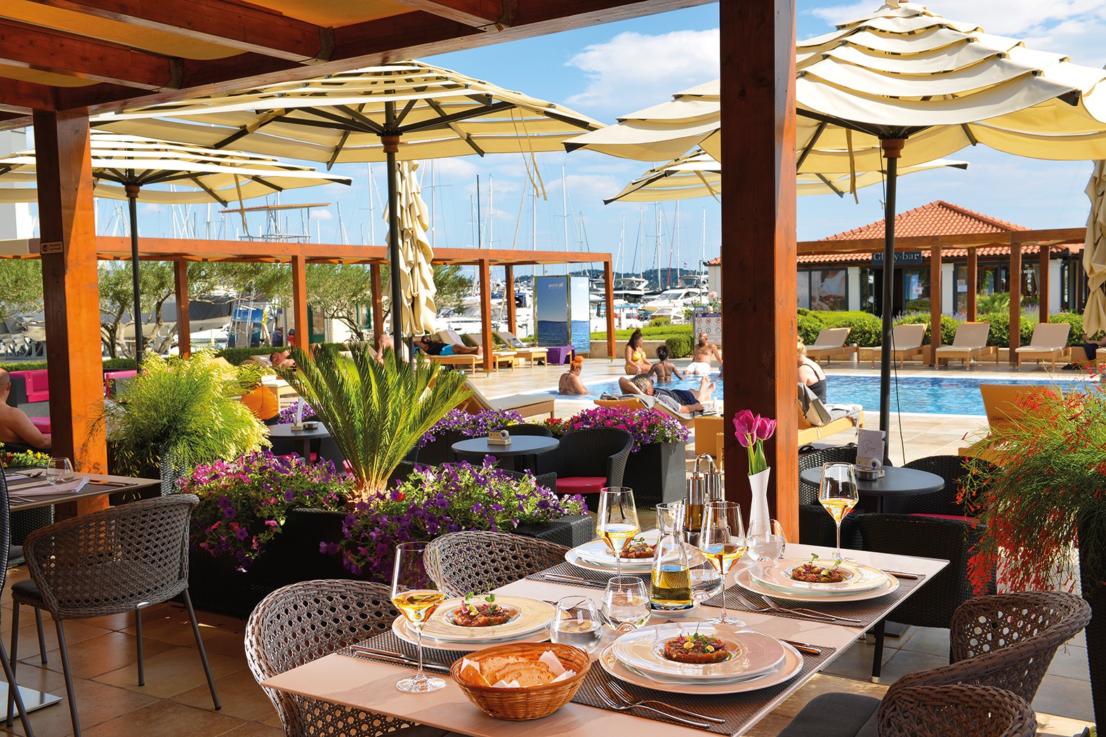 Restoran Yacht Club Baotić